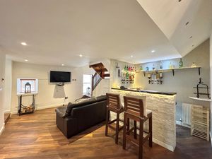 Photo 17- click for photo gallery